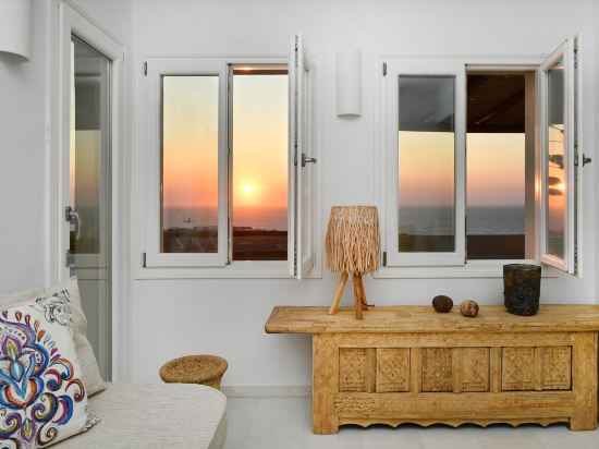 Фото Mythic Paros