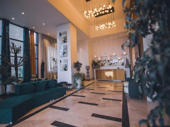 Фото The Row Residential Hotel