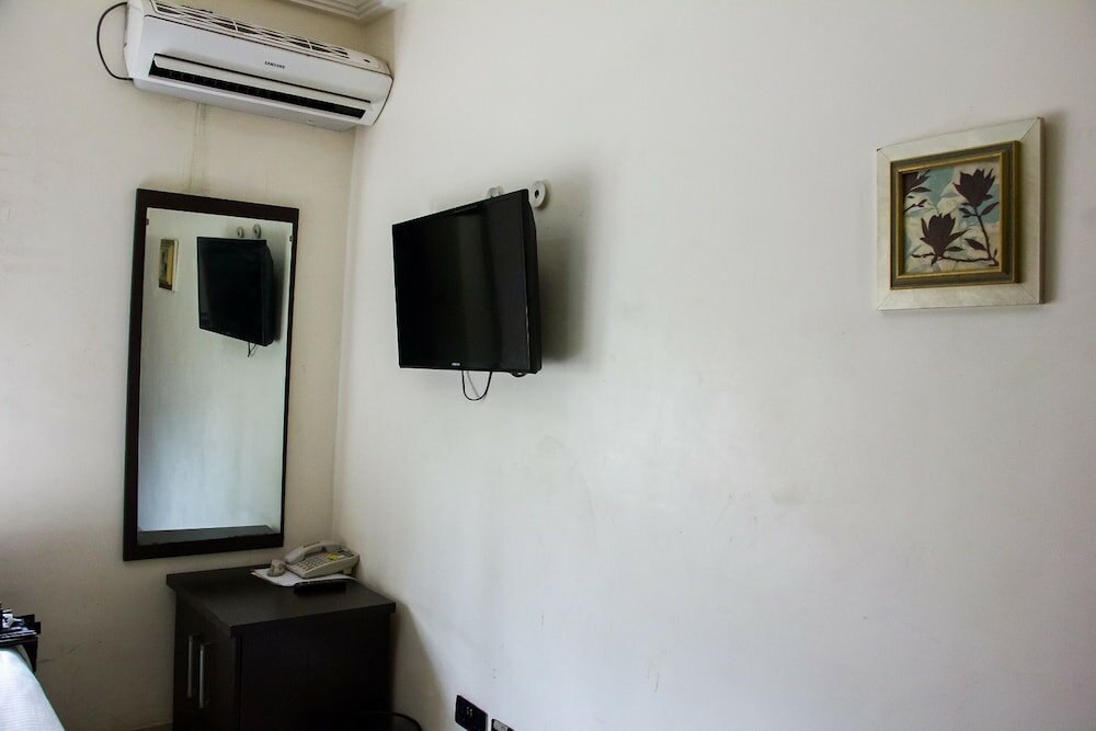 Фото Chelsea Suites Annex