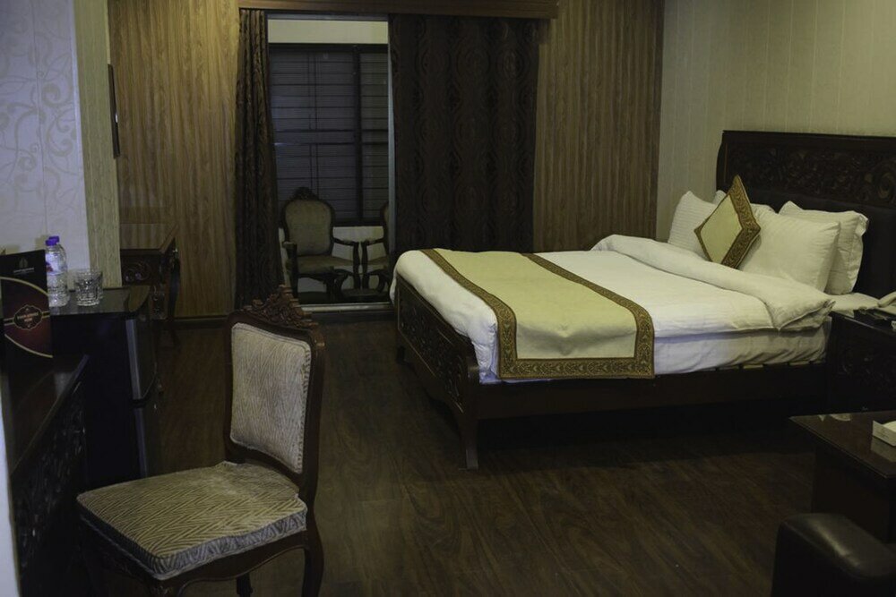 Фото Grand Millennium Hotel