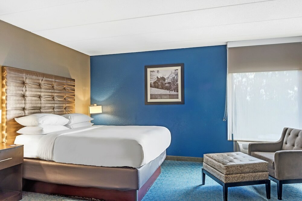 Фото DoubleTree by Hilton Roseville Minneapolis