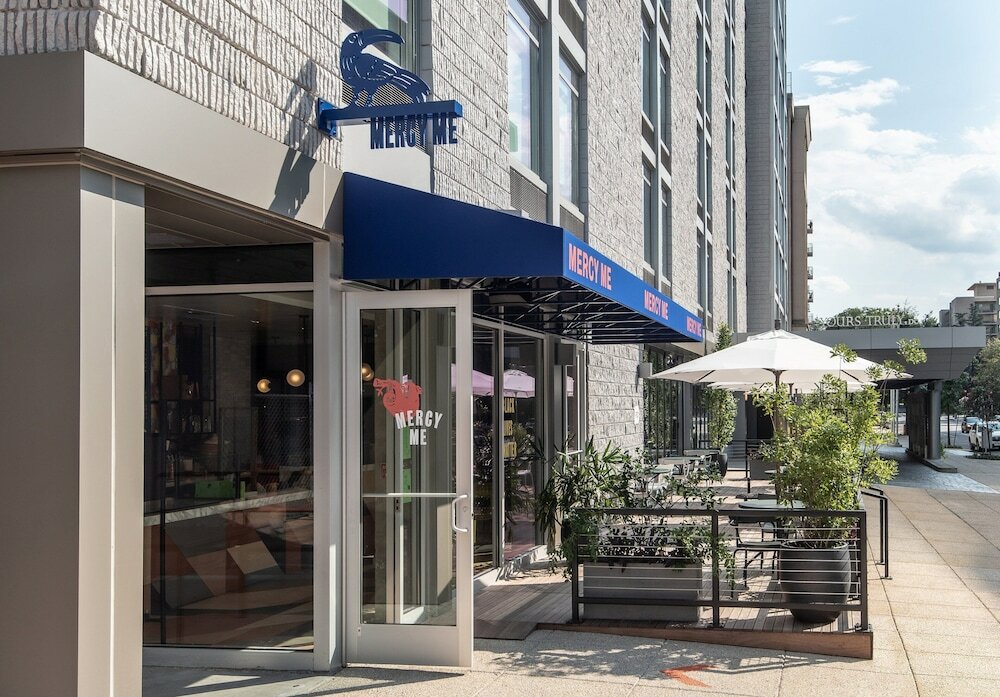 Фото Yours Truly Dc