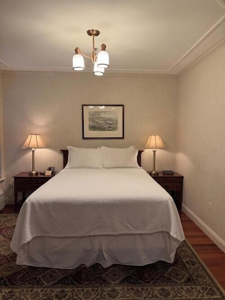 Фото Penn's View Hotel