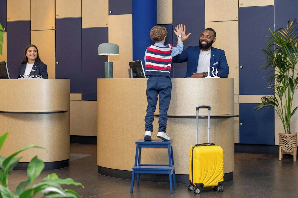 Фото Renaissance Paris Arc de Triomphe Hôtel