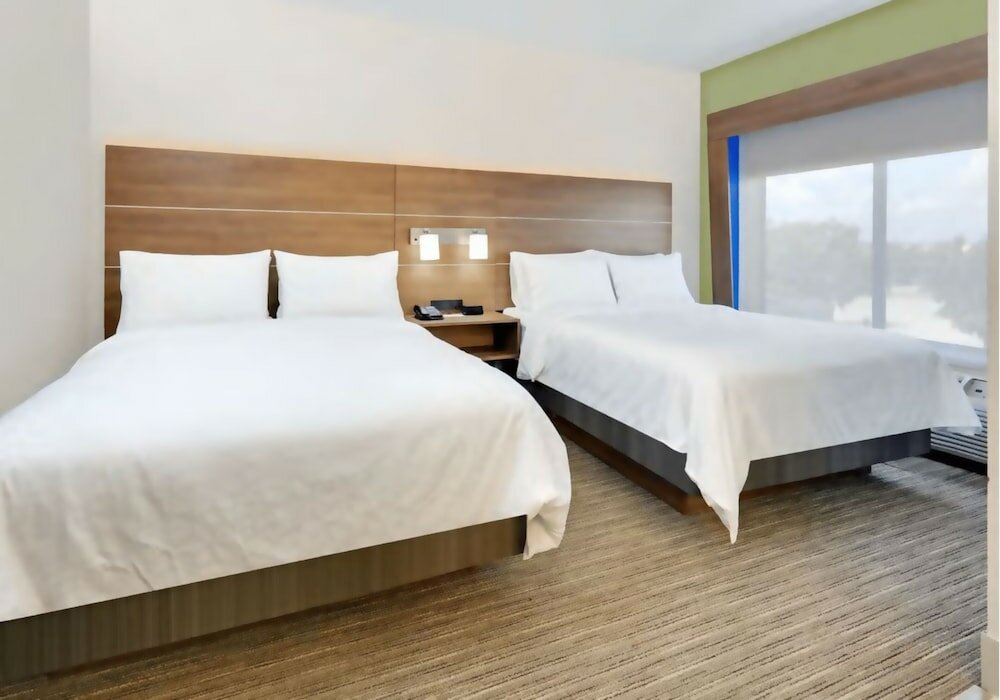Фото Holiday Inn Express & Suites Austin Round Rock, an Ihg Hotel