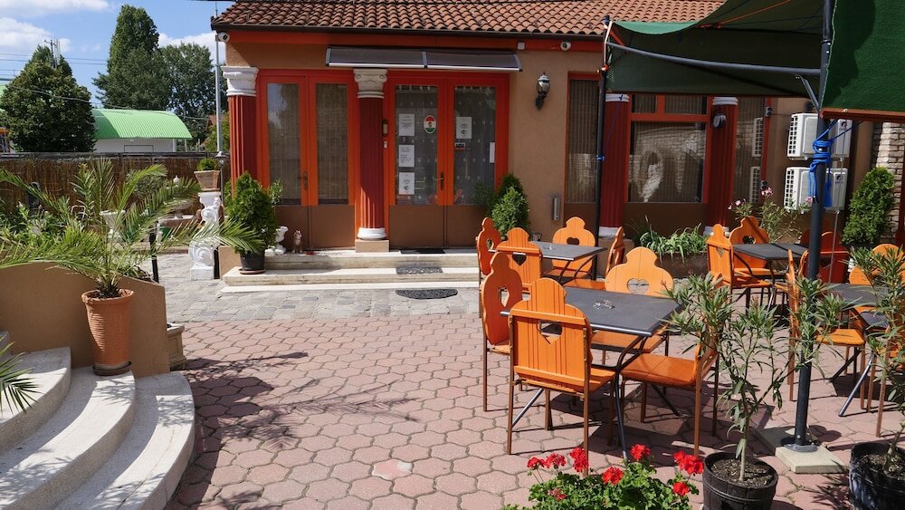 Фото Attila Hotel & Restaurant