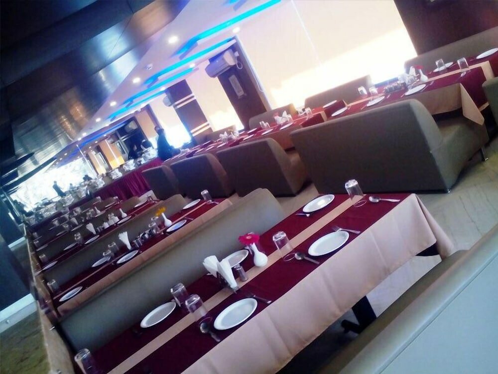 Фото Icon Suites by Bhagini