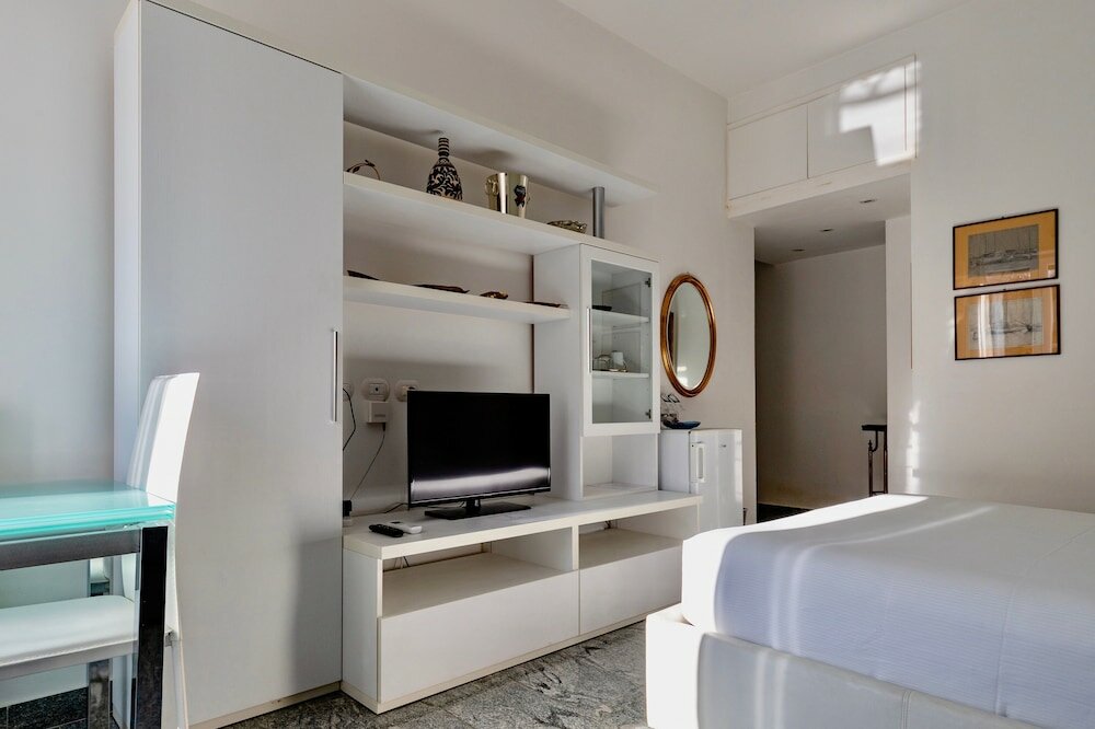 Фото Aiello Suites Executive