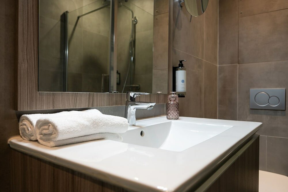 Фото Nemea Apparthotel Paris Levallois