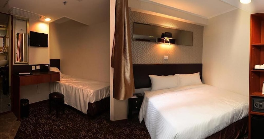 Фото Lander Hotel Prince Edward