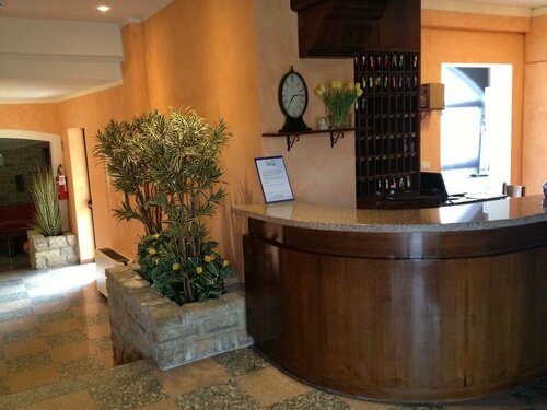 Внешний вид отеля Hotel Belvedere в Манерба-дель-Гарде, фото 5