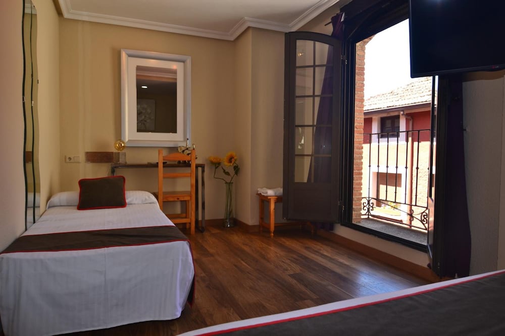 Фото Hostería El Bodegón De Gredos