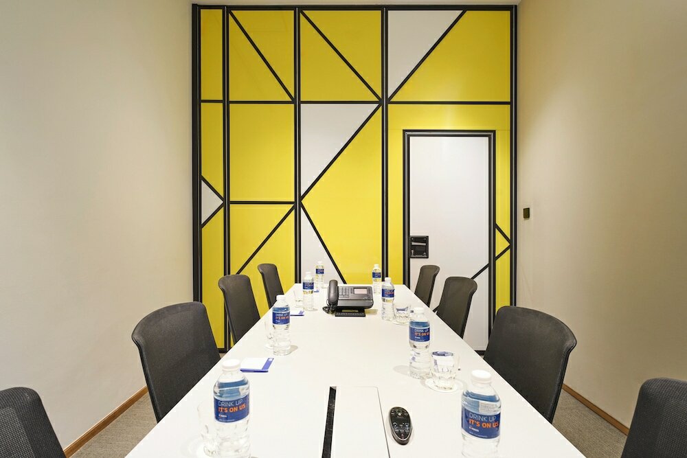 Фото Holiday Inn Express Singapore Serangoon