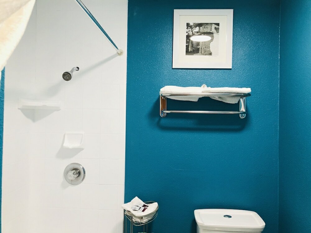 Фото Casa Blanca Inn & Suites