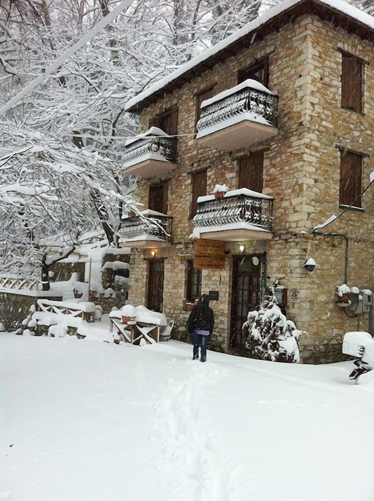 Фото Palios Stathmos