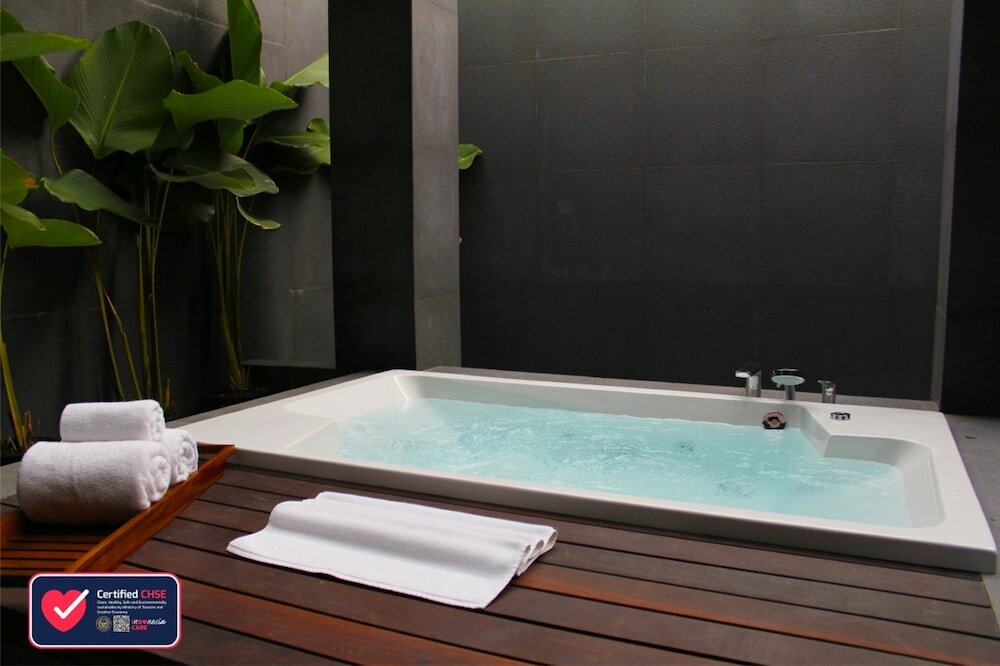 Фото The Luxton Cirebon Hotel and Convention