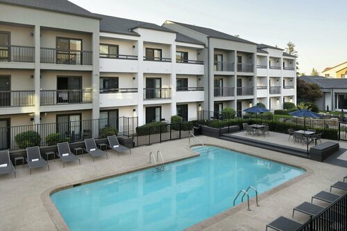 Гостиница Courtyard by Marriott Bakersfield в Бэйкерсфилде