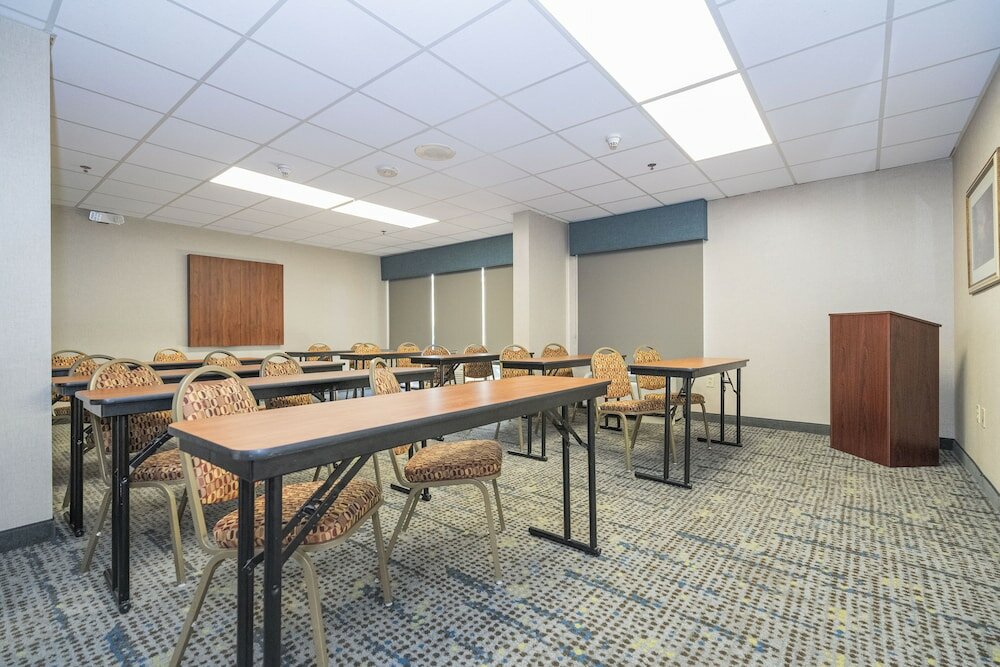 Фото Hampton Inn Spring Hill