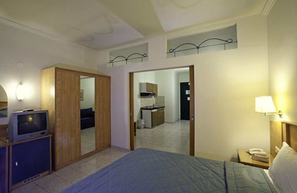 Фото Hotel Pefkos Beach