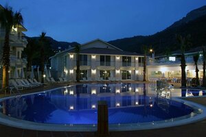 отель The Blue Lagoon Hotel