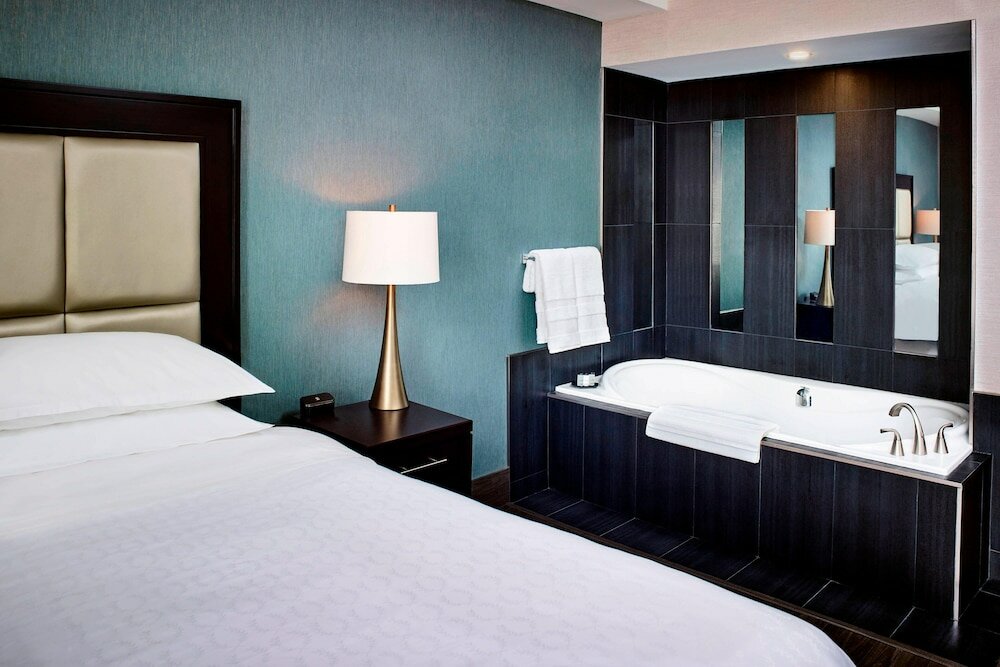 Фото Sheraton Hamilton Hotel