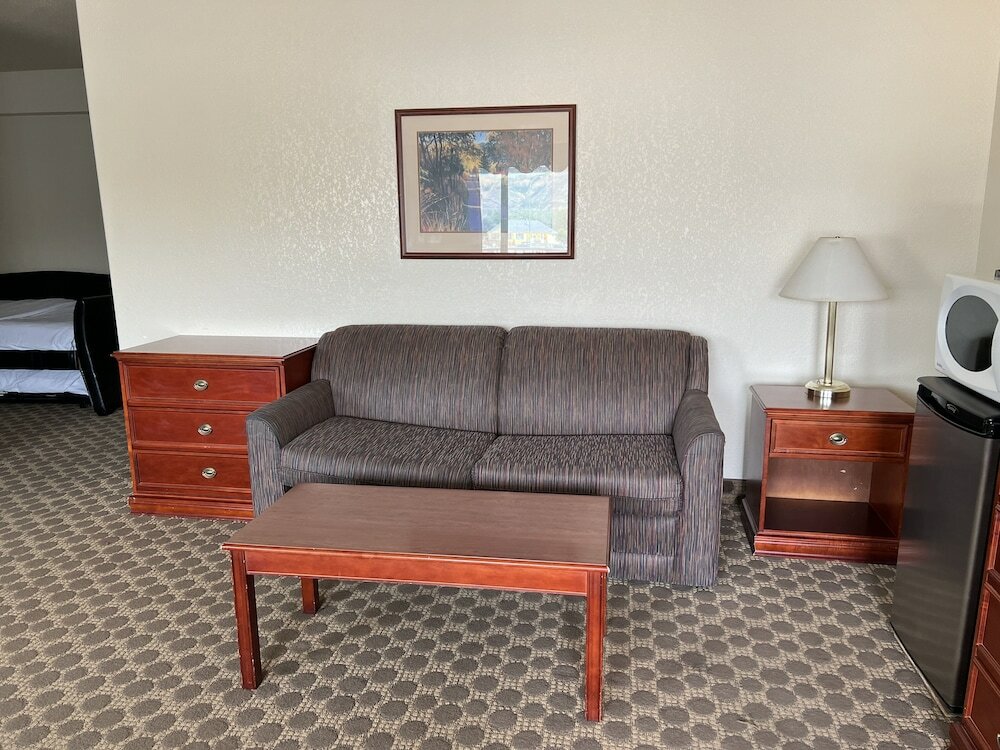 Фото Travelodge by Wyndham Drumheller