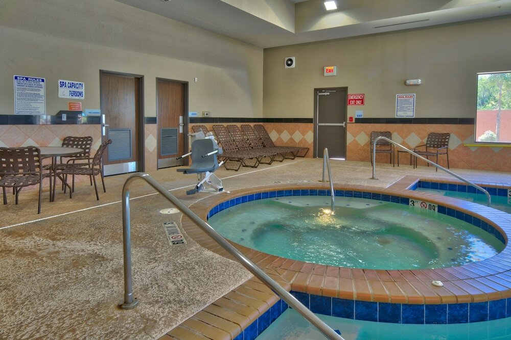 Фото Holiday Inn Express Hotel & Suites Lubbock South, an Ihg Hotel