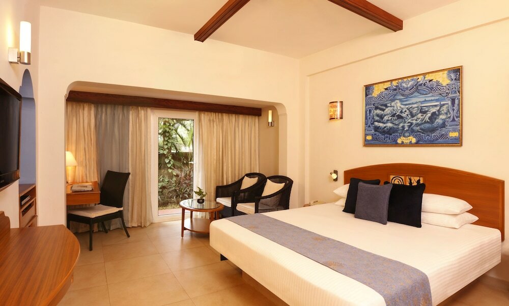 Фото Lemon Tree Amarante Beach Resort, Goa