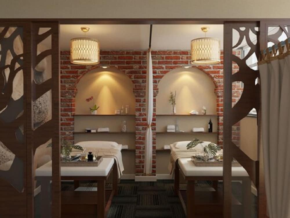 Фото Conifer Grand Hotel