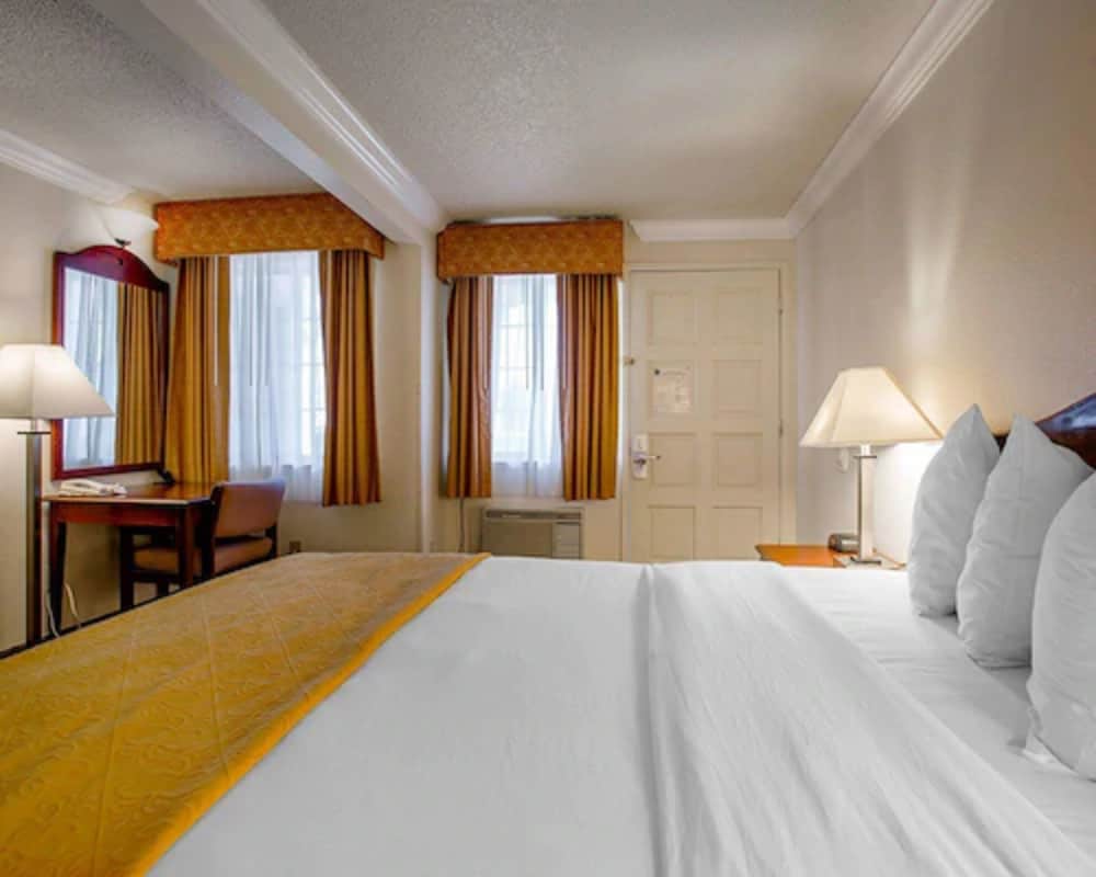 Фото Arbor Inn Monterey