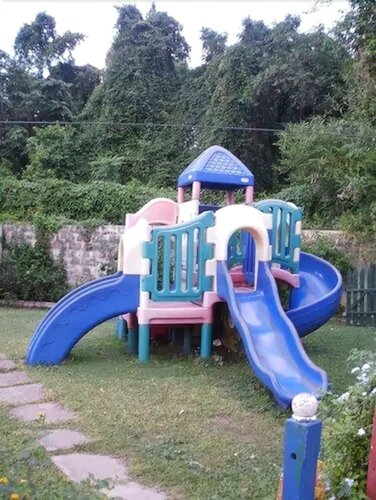 Гостиница Pineapple Court Hotel в Очо-Риос