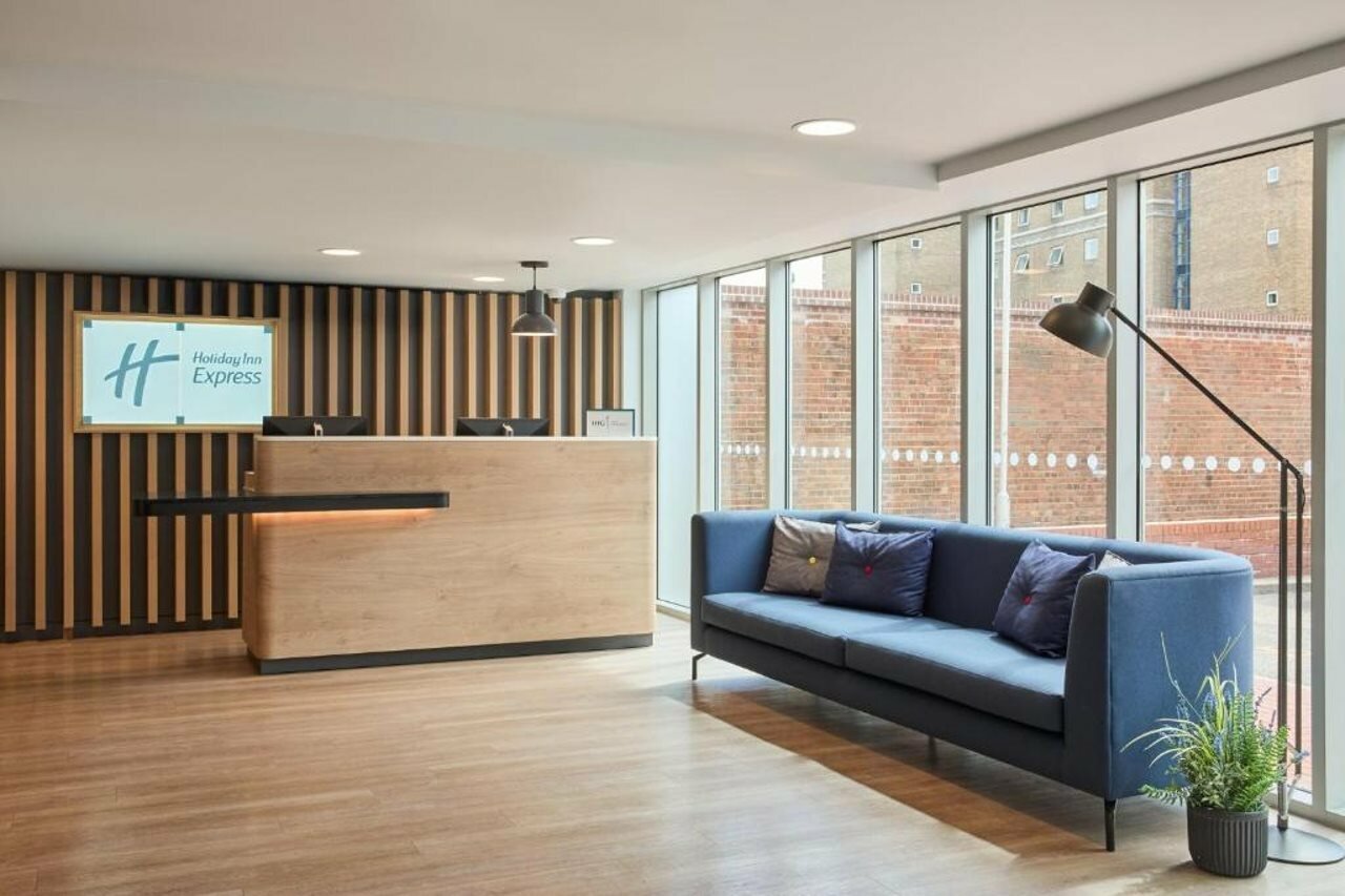 Фото Holiday Inn Express London - Limehouse, an Ihg Hotel