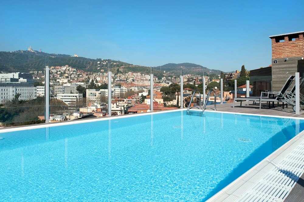 Фото Отель Catalonia Park Güell