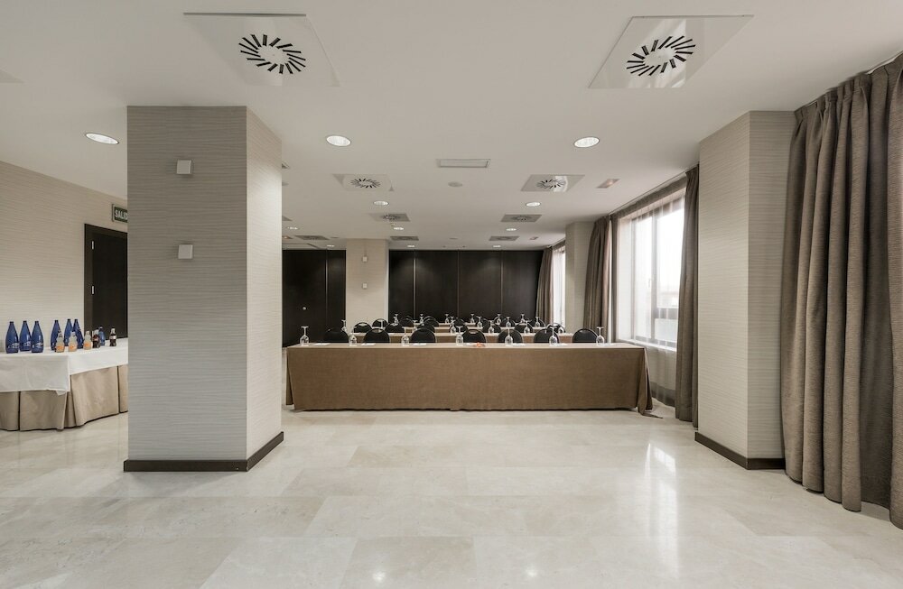 Фото Nh Valladolid Bálago