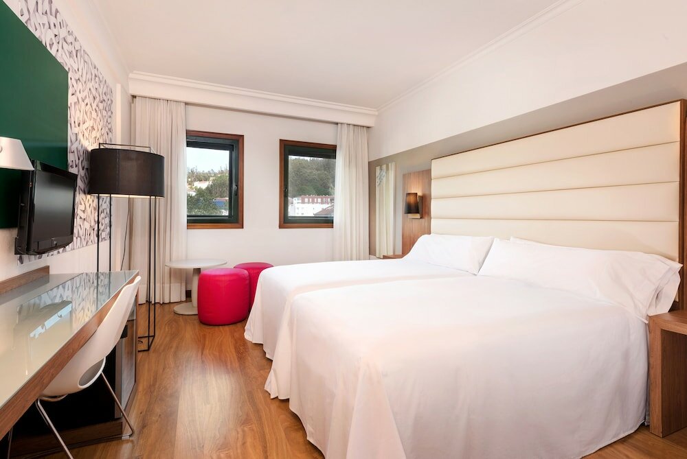 Фото Hotel Santiago Plaza Affiliated by Meliá