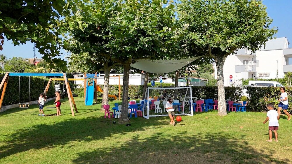 Фото Bajamar Beach Hotel