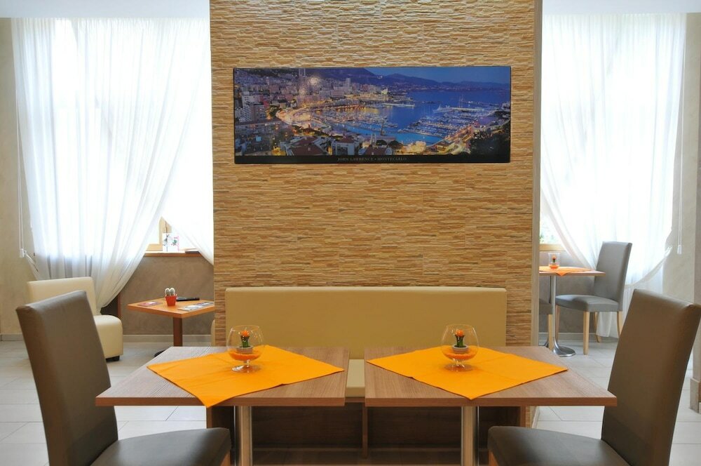 Фото Hotel Montecarlo