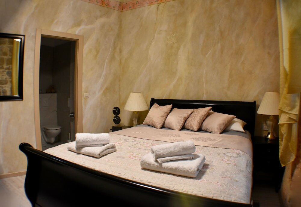 Фото Pietra Rossa Luxury Rooms