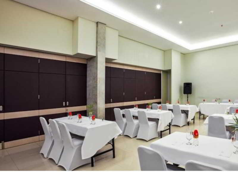 Фото Grandmas Plus Hotel Airport