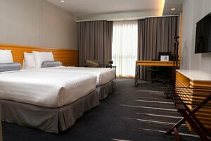 Lao Plaza Hotel (Samsènethai Street, 63), hotel