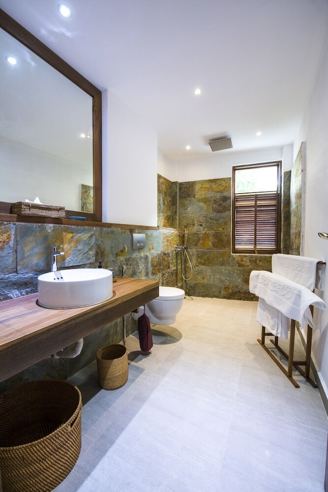 Фото The Barefoot Eco Hotel