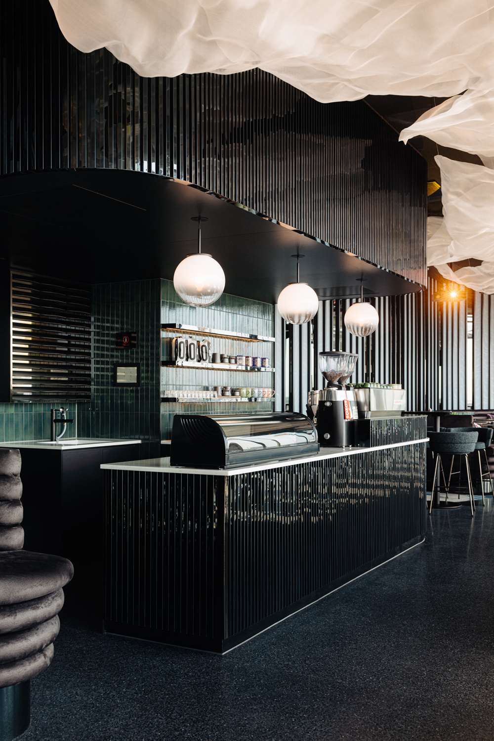 Фото DoubleTree by Hilton Amsterdam Centraal Station