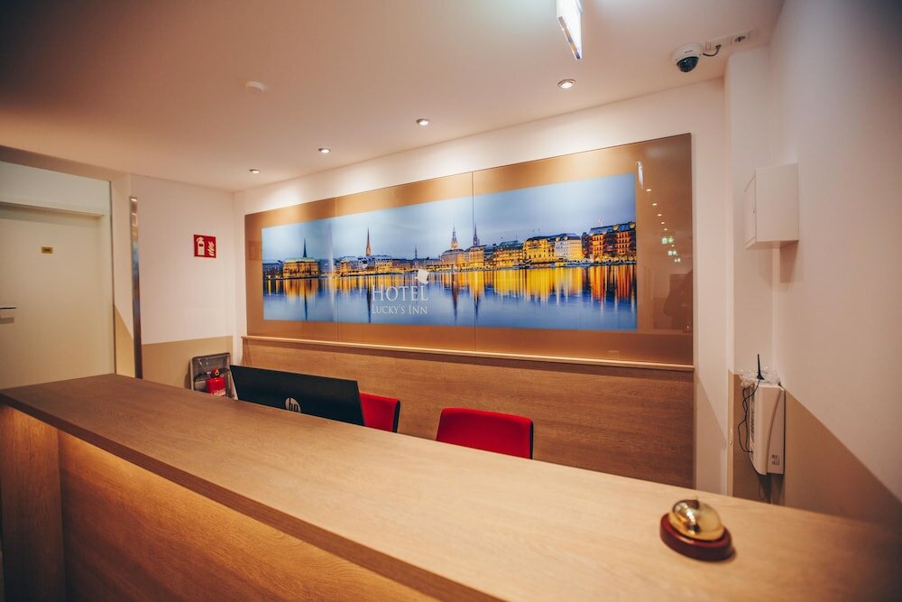 Фото Hotel Luckys Inn GmbH