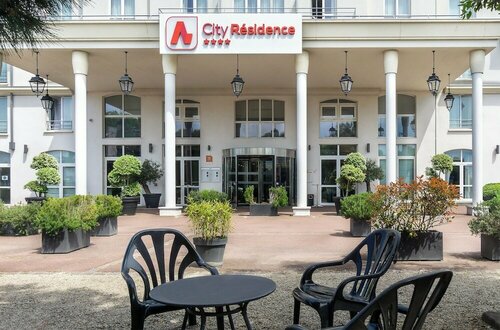 Гостиница Residhome Roissy-Park в Сарселе