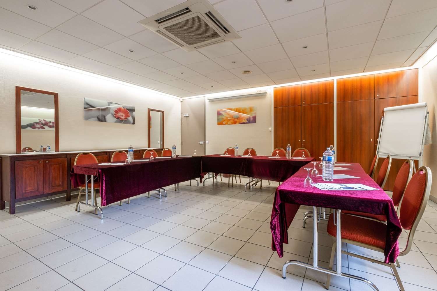 Фото Hôtel des Arcades Cachan