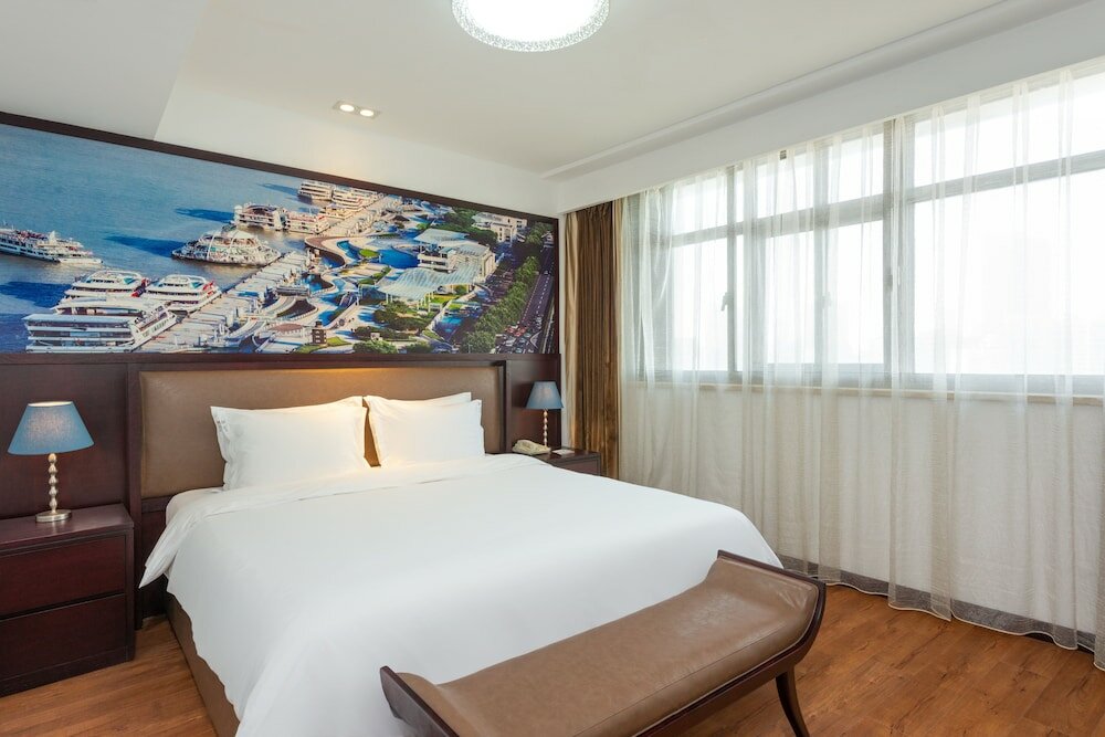 Фото Holiday Inn Shanghai Jing'an