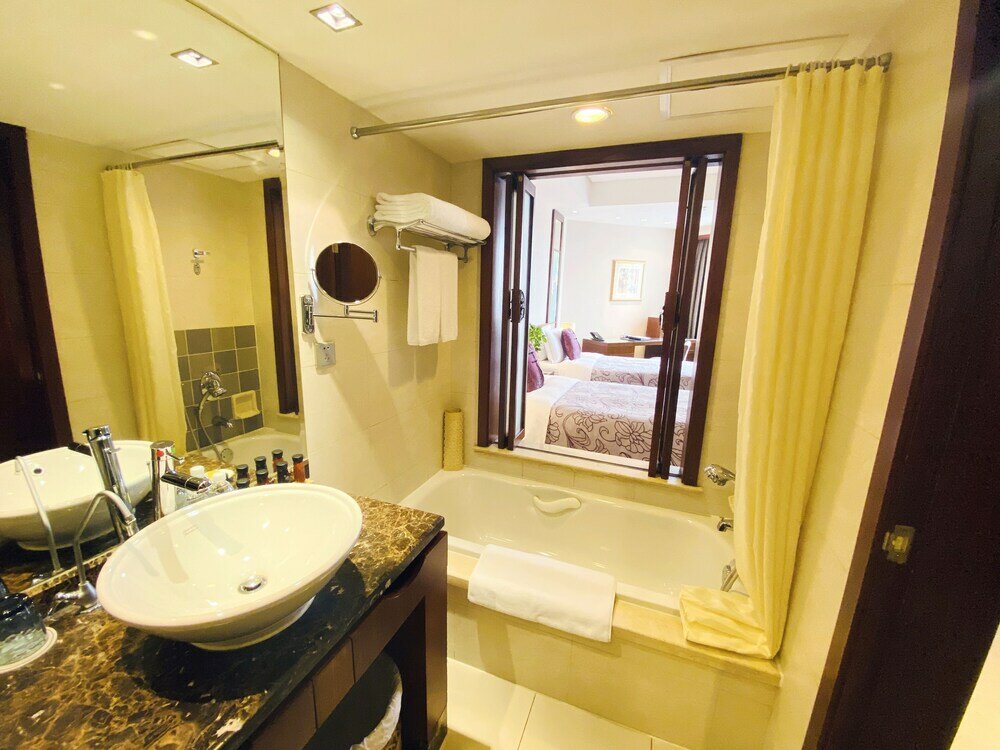 Фото Baolong Hotel Shanghai