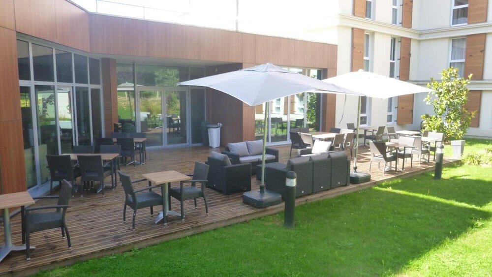 Фото Residhome Paris Guyancourt