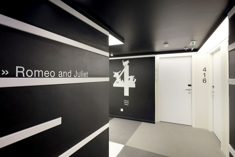 Фото Eurostars Book Hotel