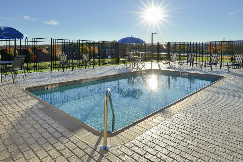 Фото Fairfield Inn & Suites by Marriott Martinsburg